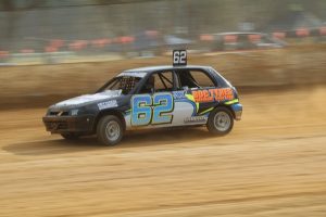Kasey clinches last lap victory