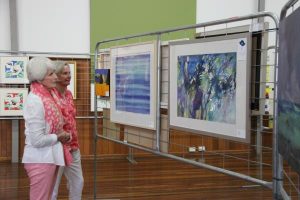 Sun sets on Yarra Glen Art Show