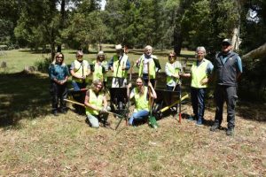 Volunteers welcome gardening equipment donation