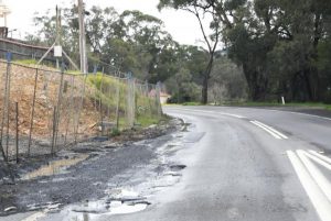 Roads debate ramps up with Liberals committed to $10 billion election pledge