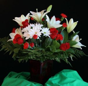 Why not make your Christmas table bloom this year