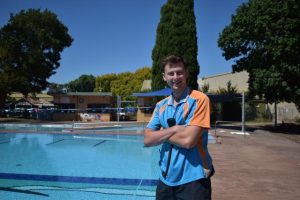Being courteous while visiting public pools