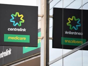 Casey MP looks for answers as Centrelink call wait times balloon