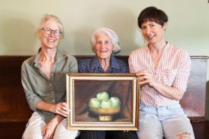 98-year-old lady tells her artistic journey