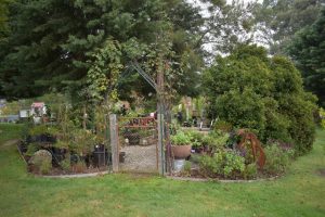 Local motel will open its garden to public to help people in need