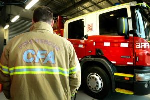 Hay bales cause Healesville-Koo Wee Rup Road collision