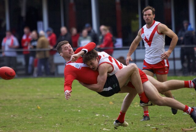 Healesville take a battering from Olinda