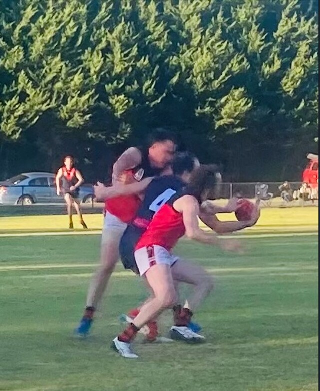Yarra Glen River Pigs pummel Powelltown on the field