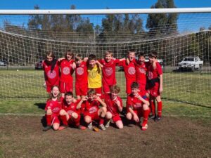 Reds close in on title