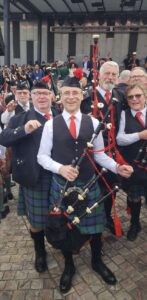 Healesville piper part of record-breaking AC/DC event