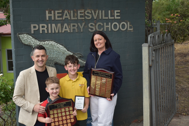 Ardi honoured with memorial scholarship