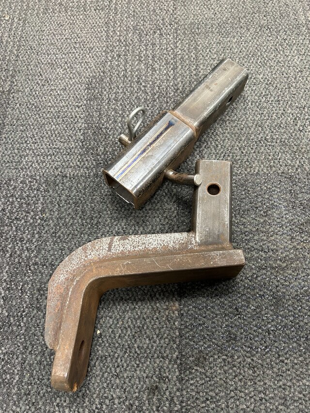 Healesville police looking for owner of lost tow hitch and extender